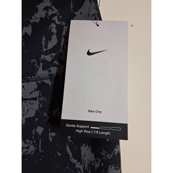 NWT Nike One Dri-Fit Leggings High Waist Athletic Yoga Gym Small FZ3229-010 - Picture 4 of 10